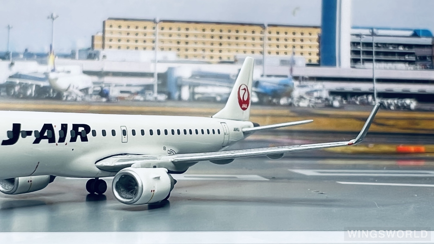 JC Wings 1:400 XX4708 Japan Airlines 日本航空 Embraer ERJ-190 JA242J