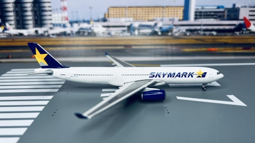航空機・ヘリコプター Gemini 1/400 A330-300 SKYMARK 1/400 スカイマーク DIREC TV ボーイング 767-300 の通販 by