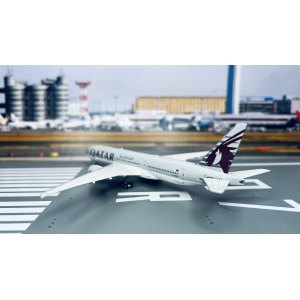 Qatar 卡塔尔航空 Boeing 777-200 A7-BBB  PH11025 Phoenix 1:400