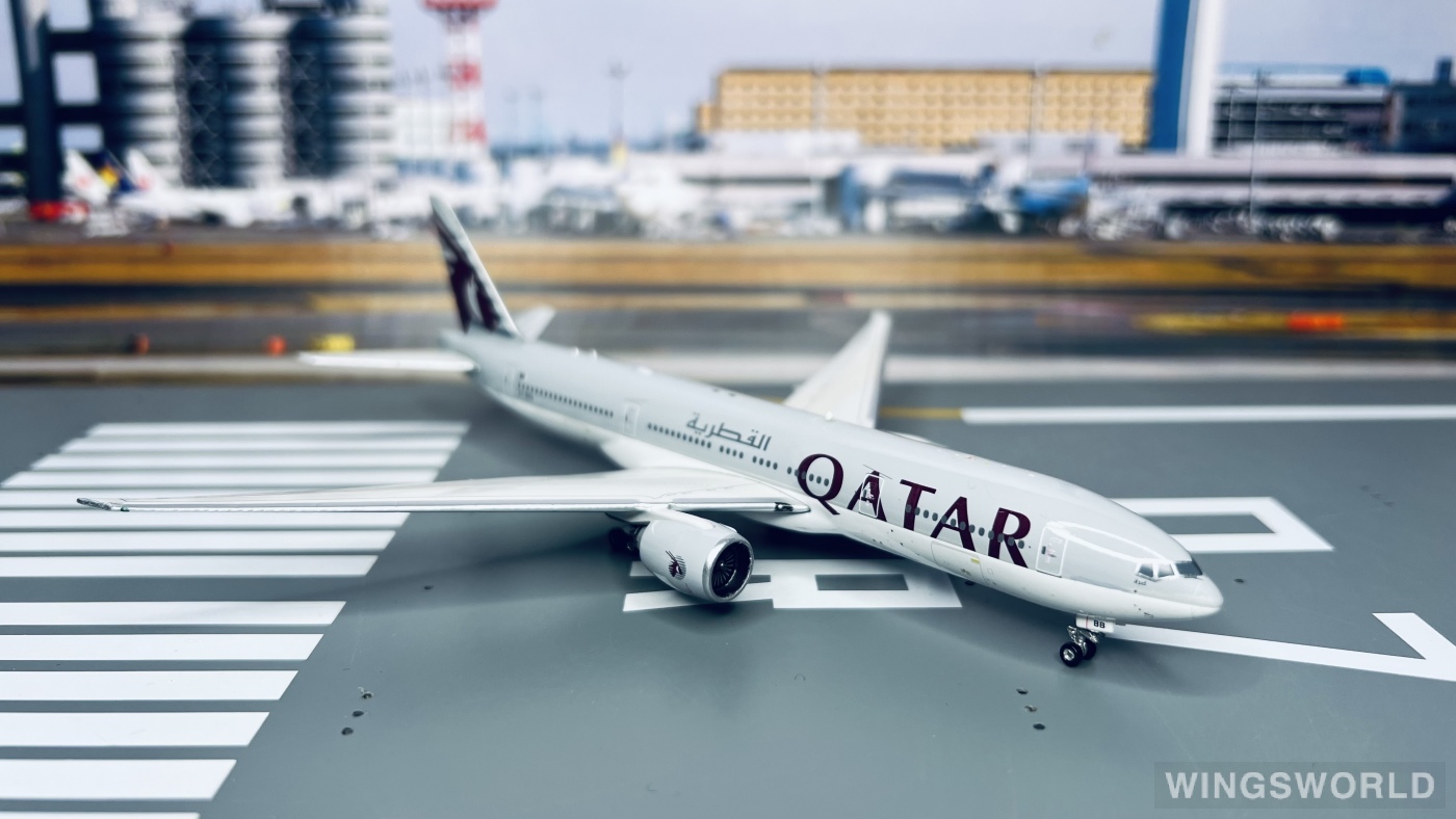 Phoenix 1:400 PH11025 Qatar 卡塔尔航空 Boeing 777-200 A7-BBB
