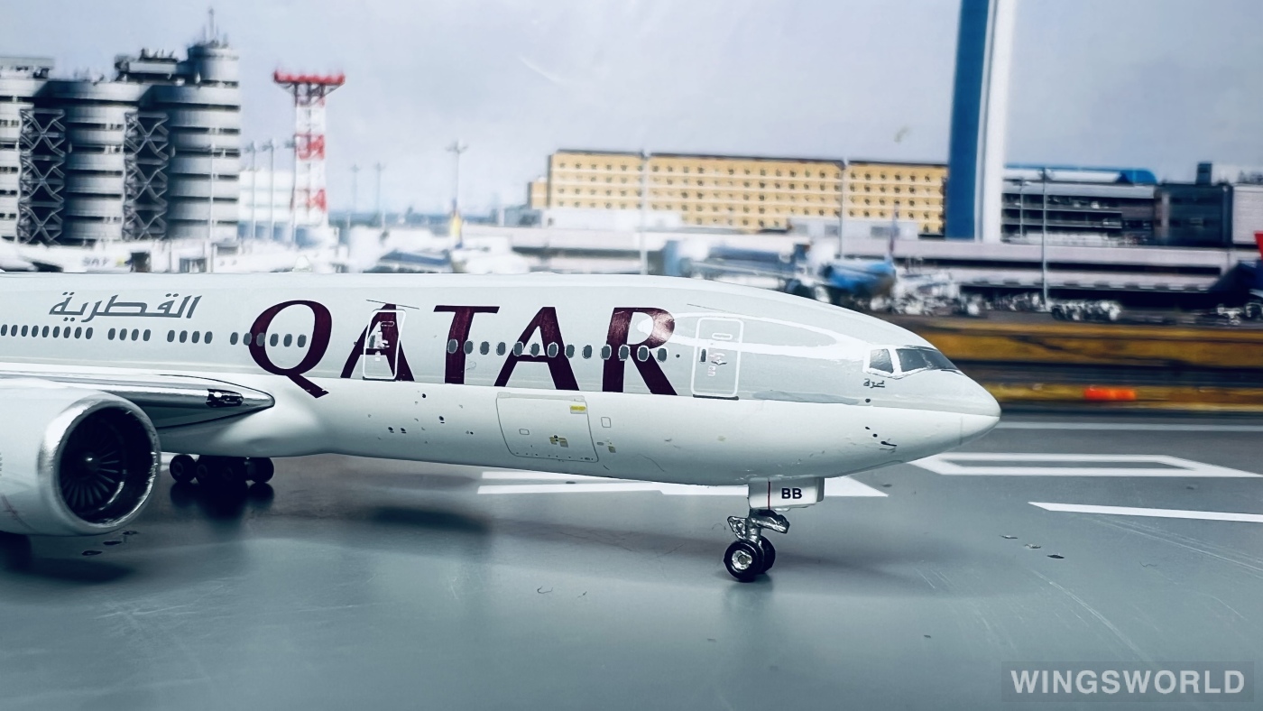 Phoenix 1:400 PH11025 Qatar 卡塔尔航空 Boeing 777-200 A7-BBB