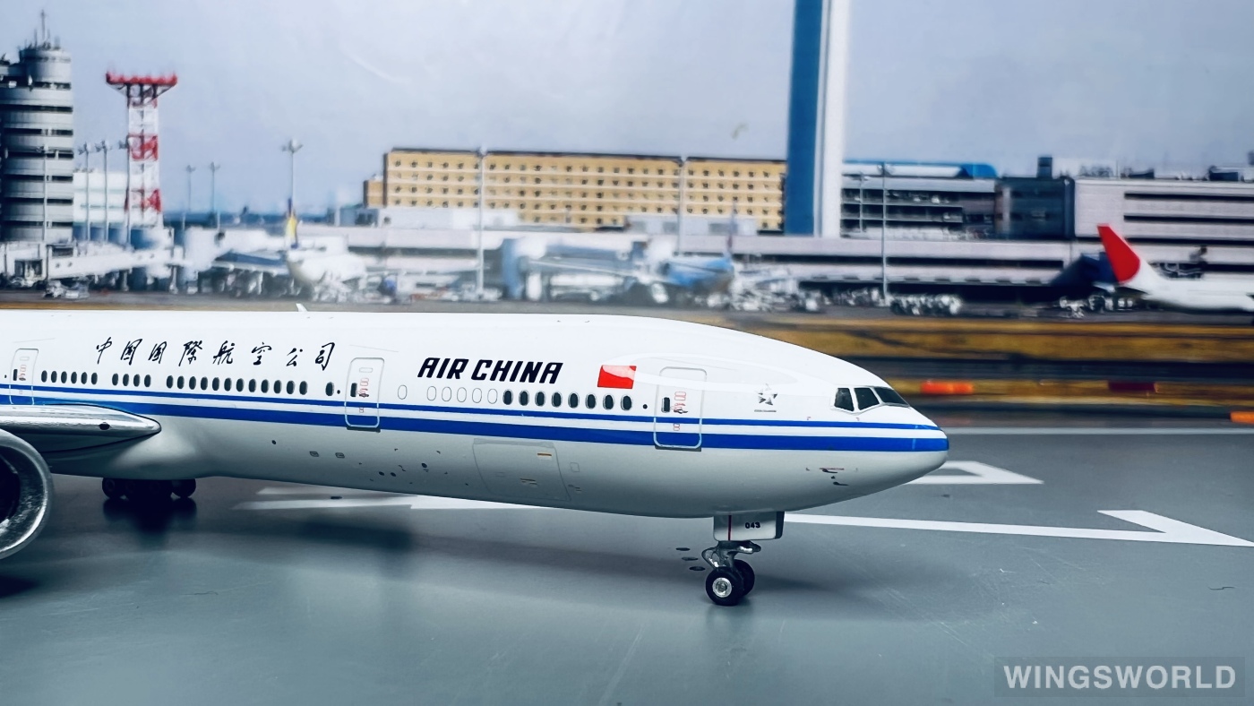 Phoenix 1:400 PH11711 Air China 中国国际航空 Boeing 777-300ER B-2043