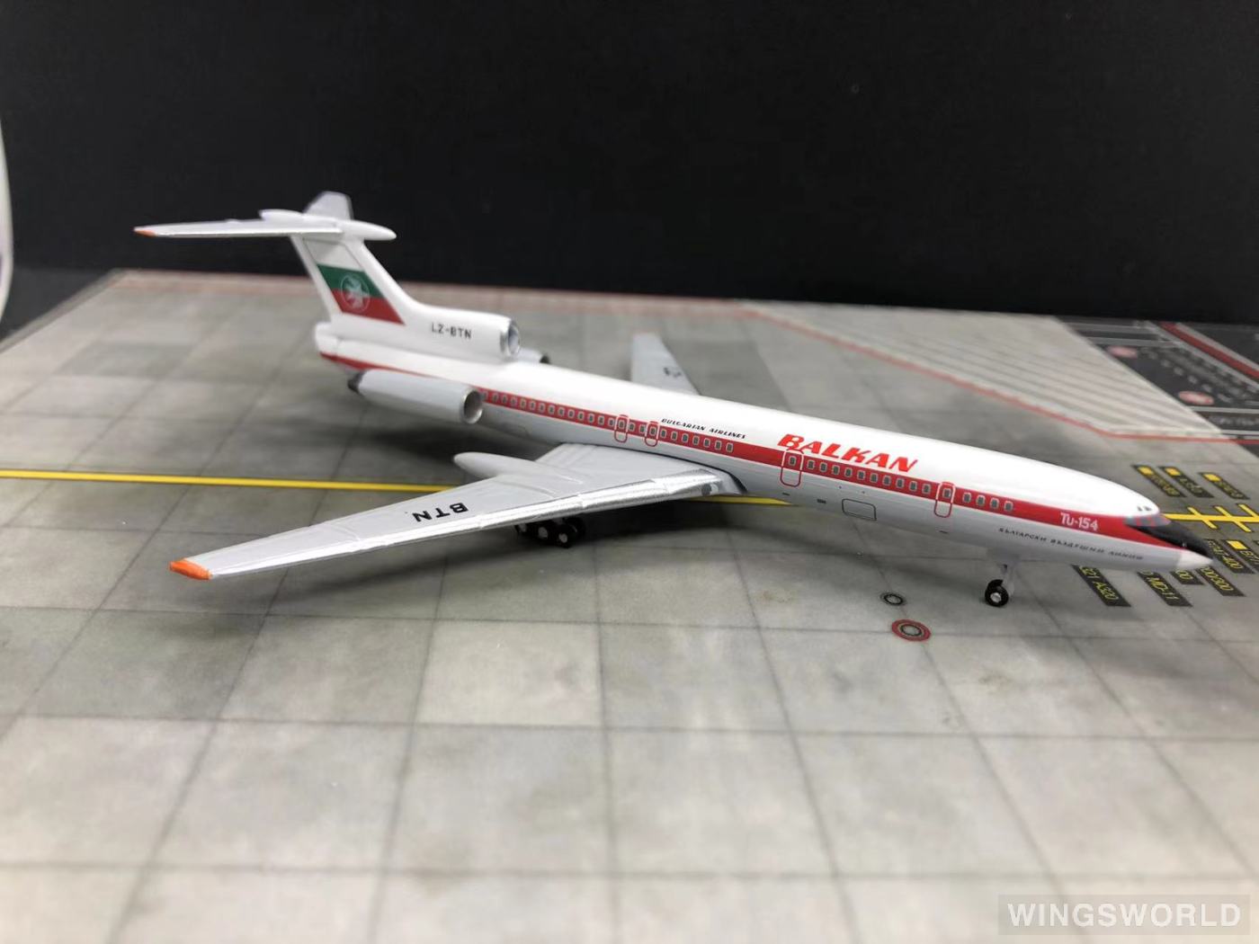 AeroClassics 1:400 AC419959 Balkan Bulgarian Airlines 巴尔干保加利亚航空公司 Tupolev Tu-154 LZ-BTN