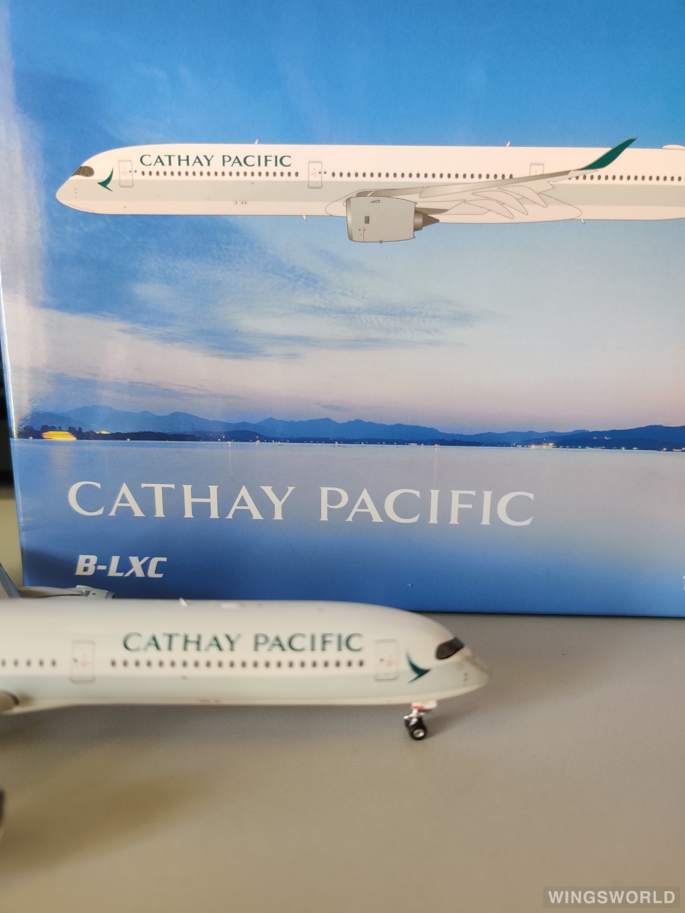 Phoenix 1:400 PH04345 Cathay Pacific 国泰航空 Airbus A350-1000 B-LXC