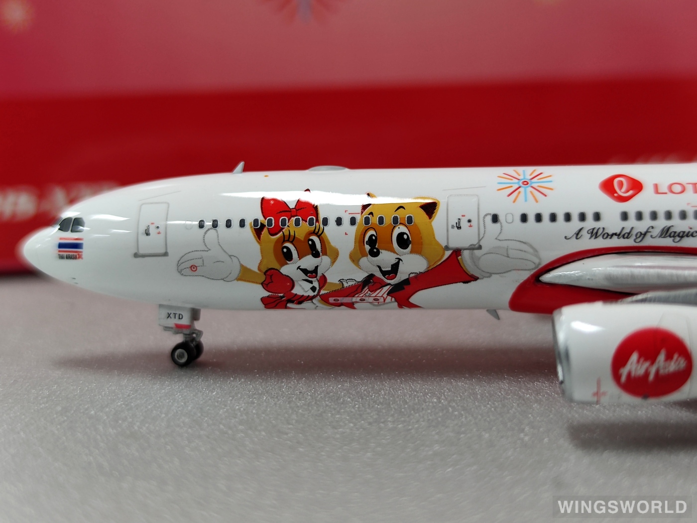 Phoenix 1:400 PH04234 AirAsia 亚洲航空 Airbus A330-300 HS-XTD