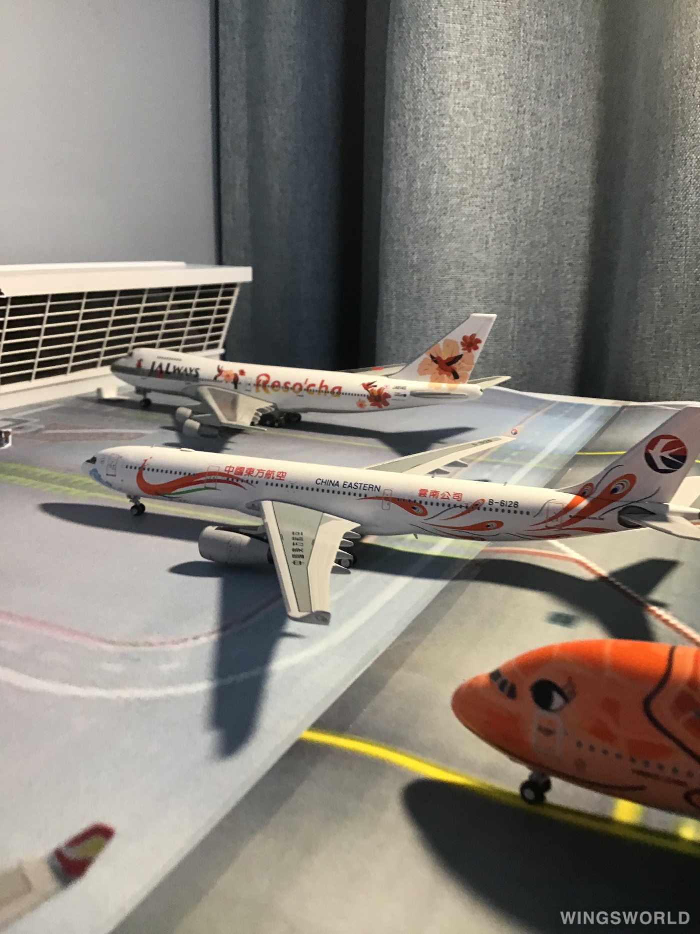 Skywings 1:400 PMB6128 China Eastern 中国东方航空 Airbus A330-300 B-6128