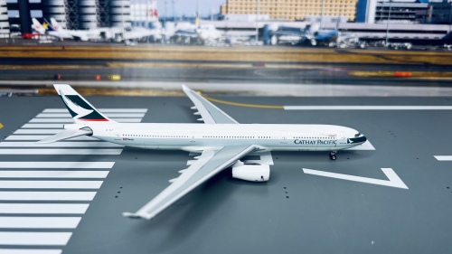 Cathay Pacific 国泰航空 Airbus A330-300 B-HLF  ACBHLF AeroClassics 1:400