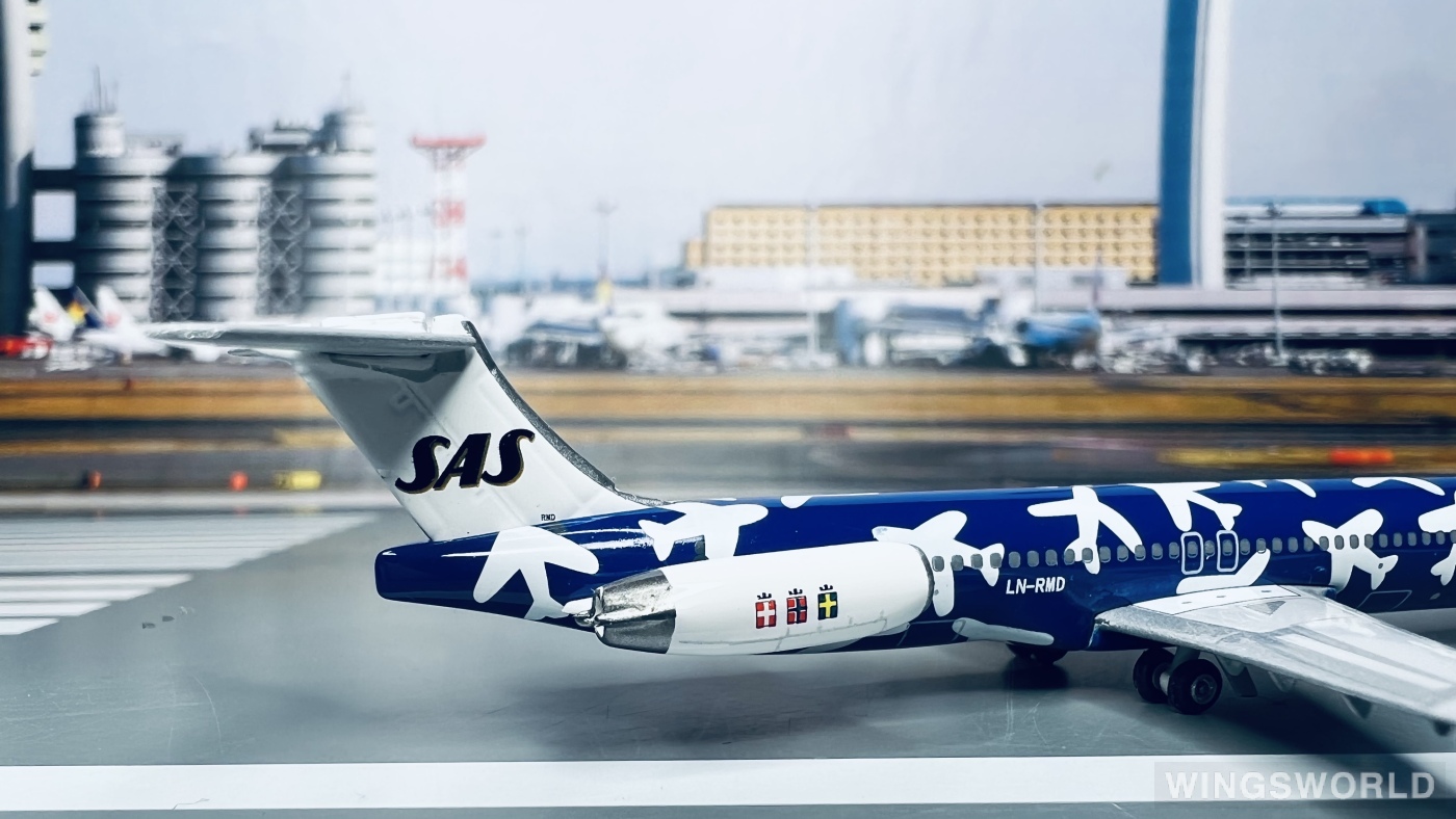 Phoenix 1:400 PH11097 SAS 北欧航空 McDonnell Douglas MD-82 LN-RMD
