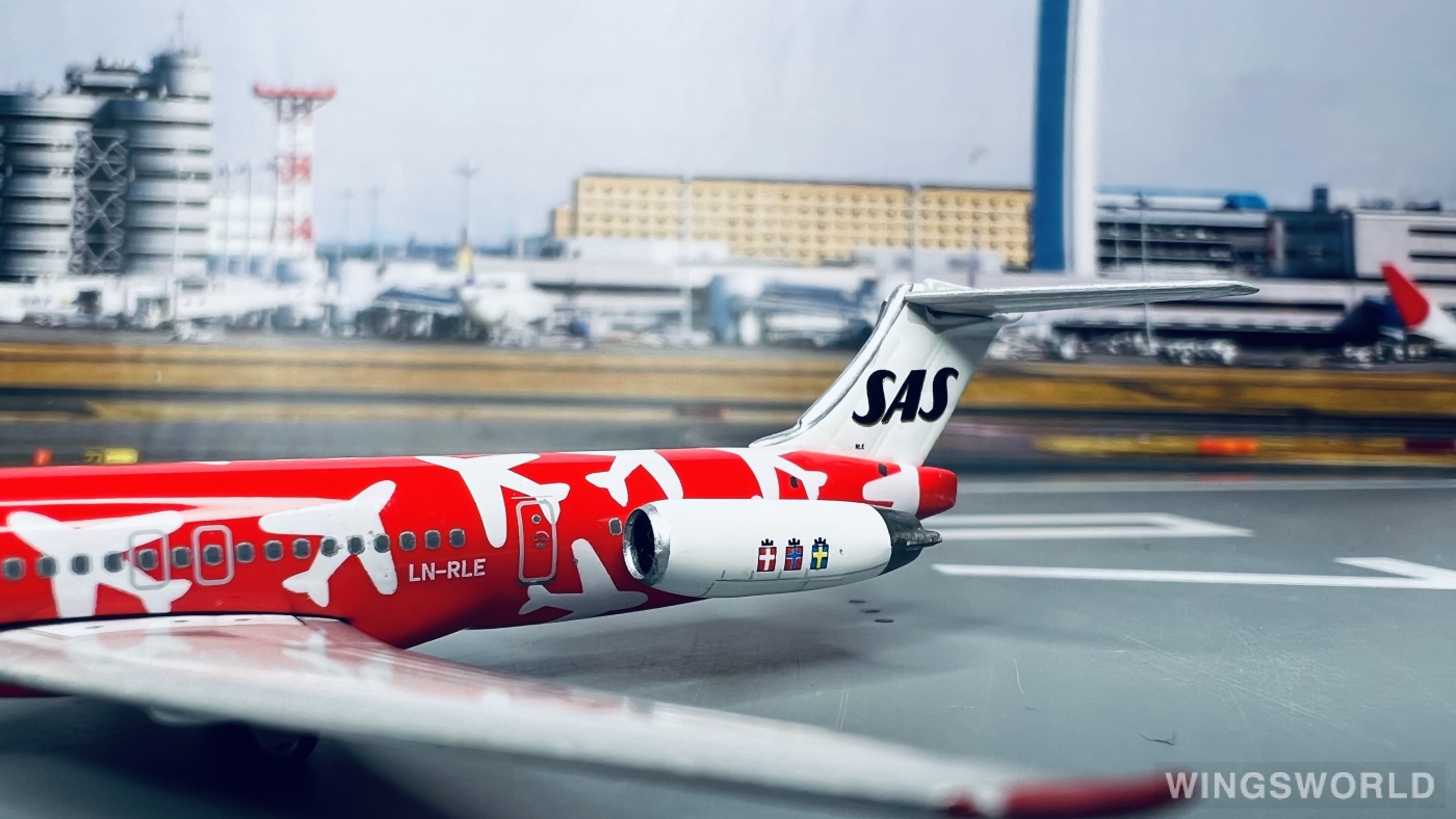 Phoenix 1:400 PH11096 SAS 北欧航空 McDonnell Douglas MD-82 LN-RLE