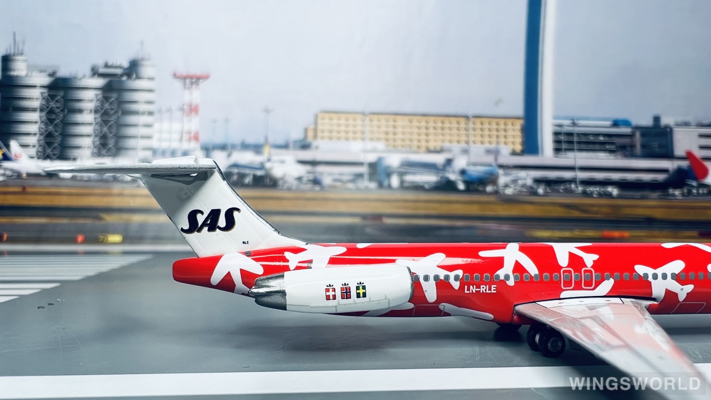 Phoenix 1:400 PH11096 SAS 北欧航空 McDonnell Douglas MD-82 LN-RLE