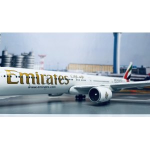 Emirates 阿联酋航空 Boeing 777-300ER A6-EGO 2000s colors.  GJUAE1189 Geminijets 1:400