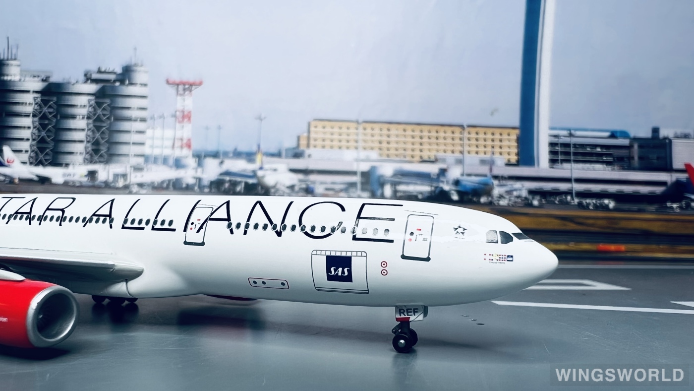 Dragon Models 1:400 55651B SAS 北欧航空 Airbus A330-300 SE-REF