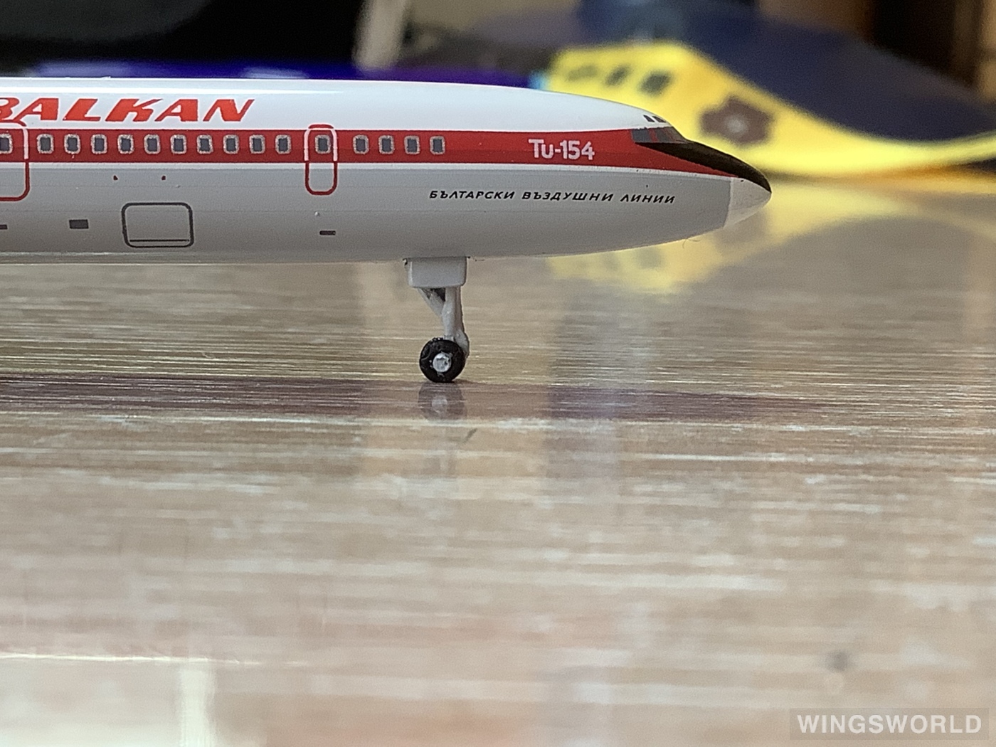 AeroClassics 1:400 AC419959 Balkan Bulgarian Airlines 巴尔干保加利亚航空公司 Tupolev Tu-154 LZ-BTN