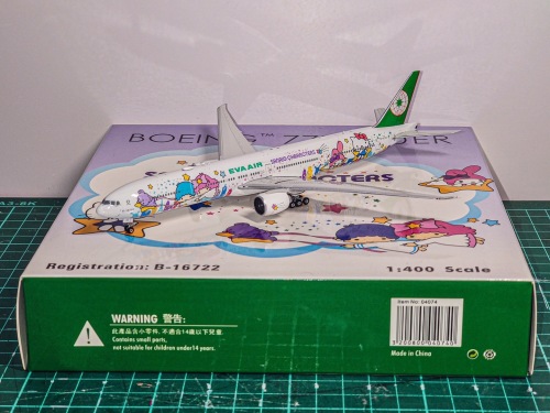 期間限定30%OFF! 美品B777-300ER エバー航空 ハローキティ