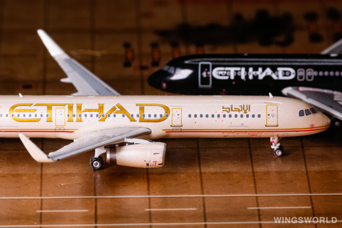 Phoenix 1:400 PH10983 Etihad Airways 阿提哈德航空 Airbus A321 A6-AEA