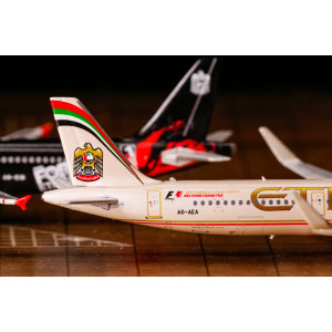 Etihad Airways 阿提哈德航空 Airbus A321 A6-AEA 2004s colors. With rolling gears. PH10983 Phoenix 1:400
