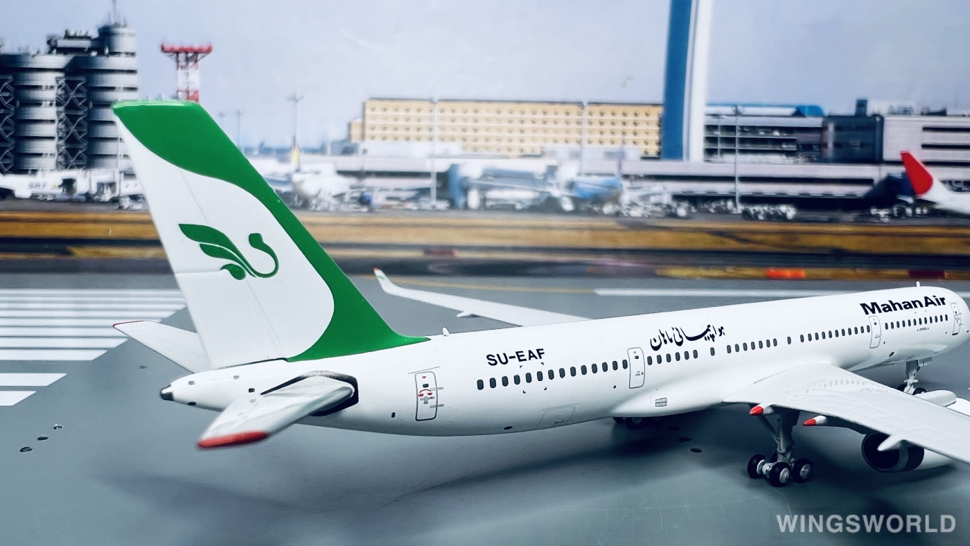 NGmodels 1:400 NG40003 Mahan Air 马汉航空 Tupolev Tu-204 SU-EAF