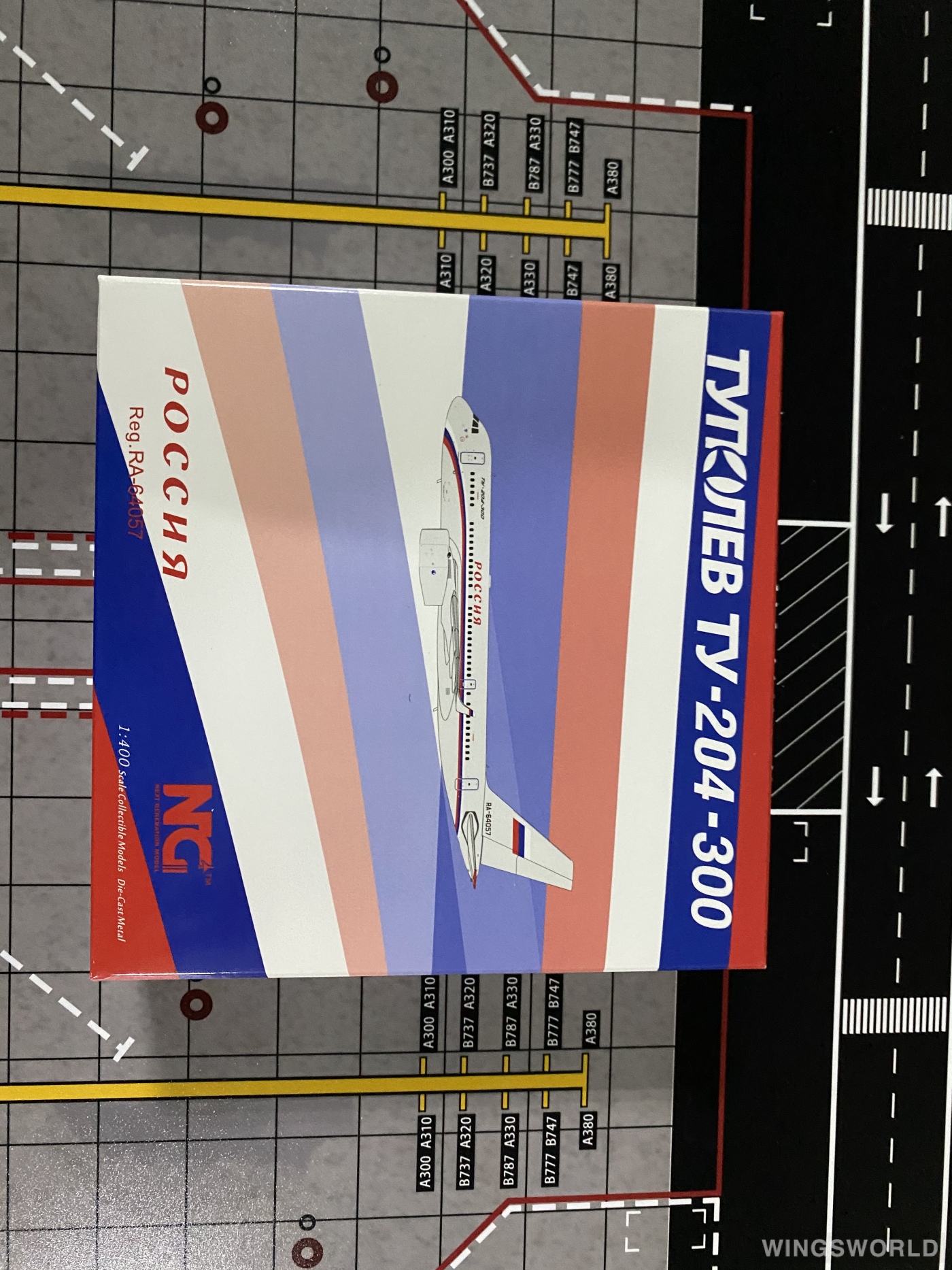 NGmodels 1:400 NG41002 Rossiya Special Flight Detachment Tupolev Tu-204 RA-64057