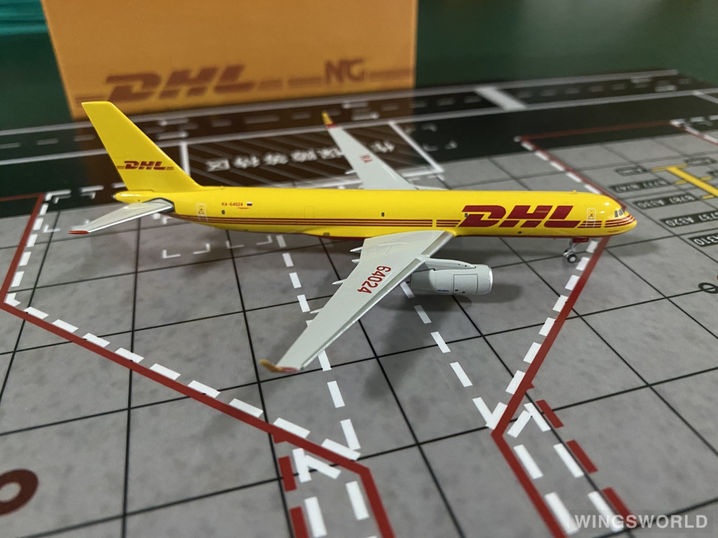 NGmodels 1:400 NG40005 DHL 敦豪 Tupolev Tu-204 RA64024
