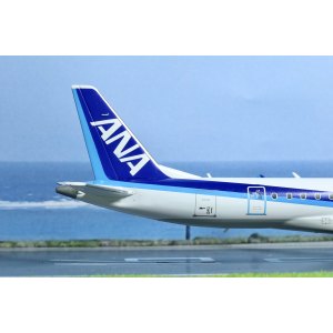 ANA 全日空 Mitsubishi MRJ90   MR29014 Hogan 1:200