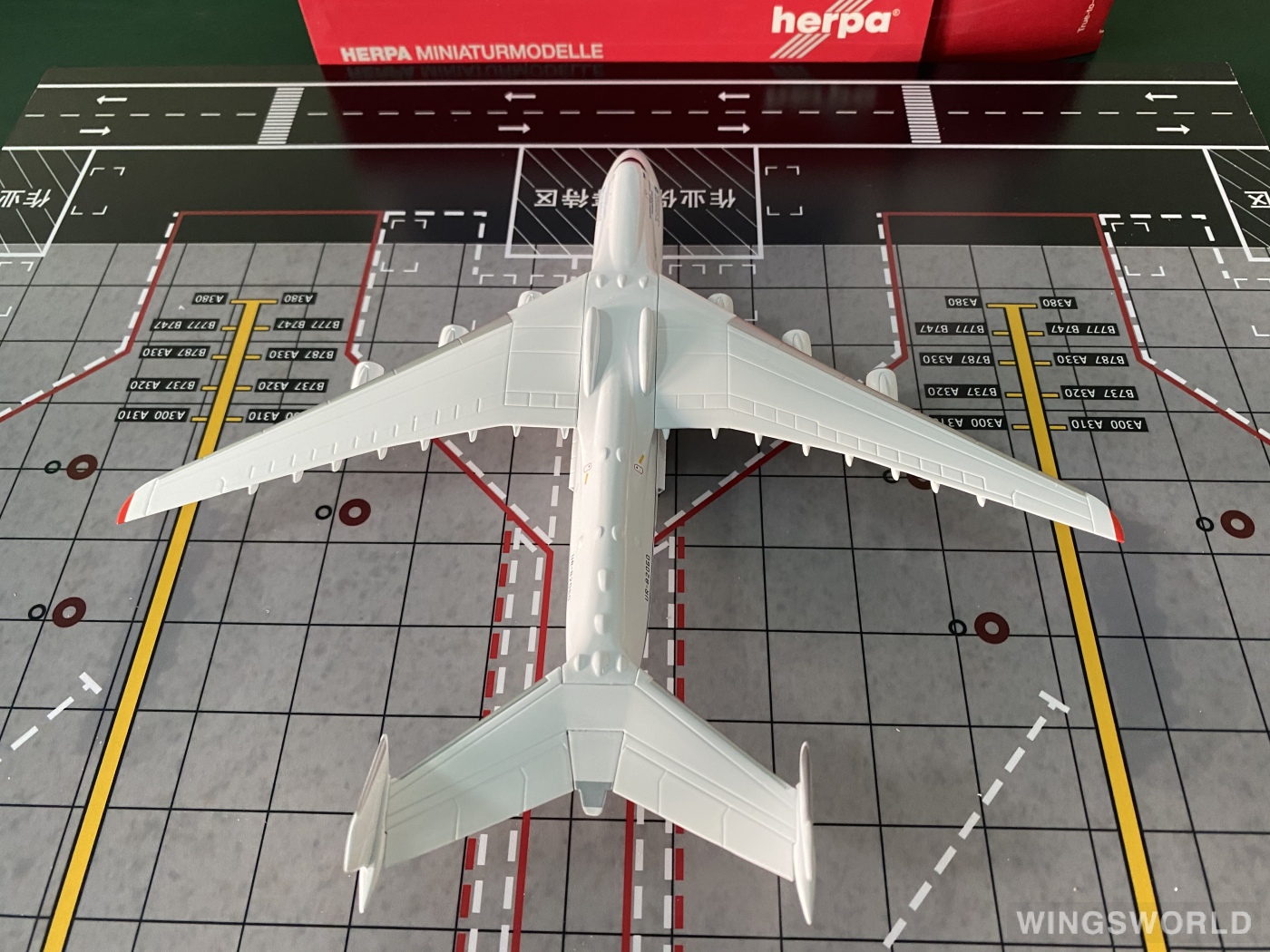 Herpa 1:400 562768 Antonov 安东诺夫 Antonov An-225 UR-82060