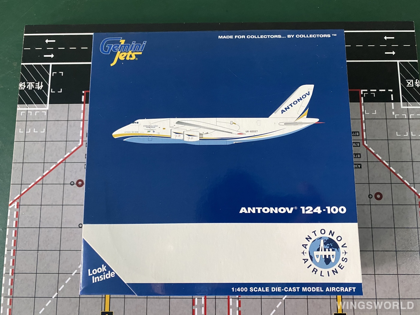 Geminijets 1:400 GJADB1989 Antonov 安东诺夫 Antonov An-124 UR-82027