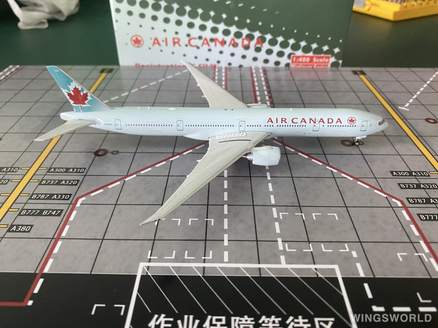 Phoenix 1:400 PH11321 Air Canada 加拿大航空 Boeing 777-300ER C-FIVW