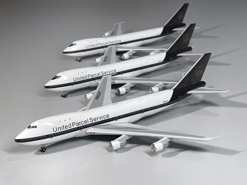 【レア】UPS　貨物機模型　B747-F　　　　　 P s-l400.jpg