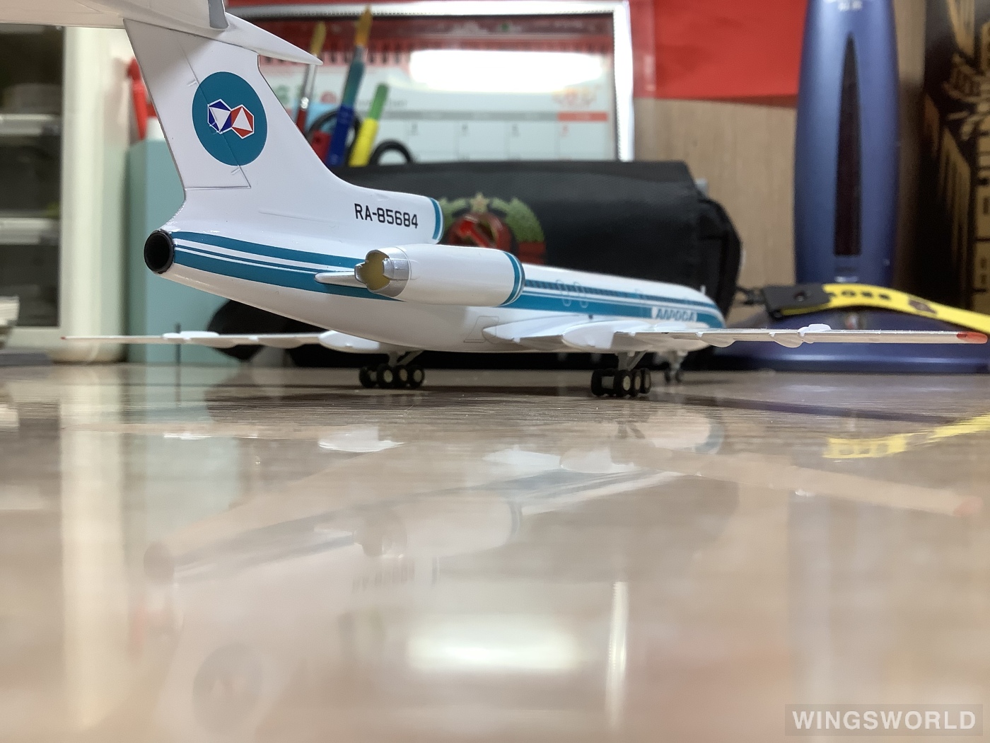 Herpa 1:200 554763 Alrosa 埃罗莎矿业航空 Tupolev Tu-154 RA-85684