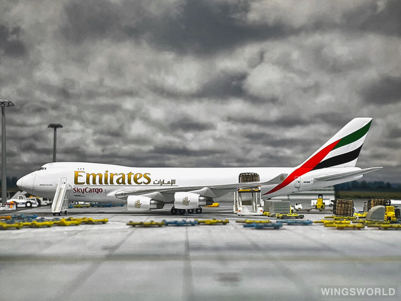 Witty 1:400 WT4744015 Emirates 阿联酋航空 Boeing 747-400 N415MC
