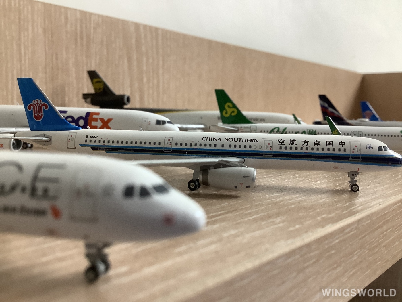 Phoenix 1:400 PH10863 China Southern 中国南方航空 Airbus A321 B-6657