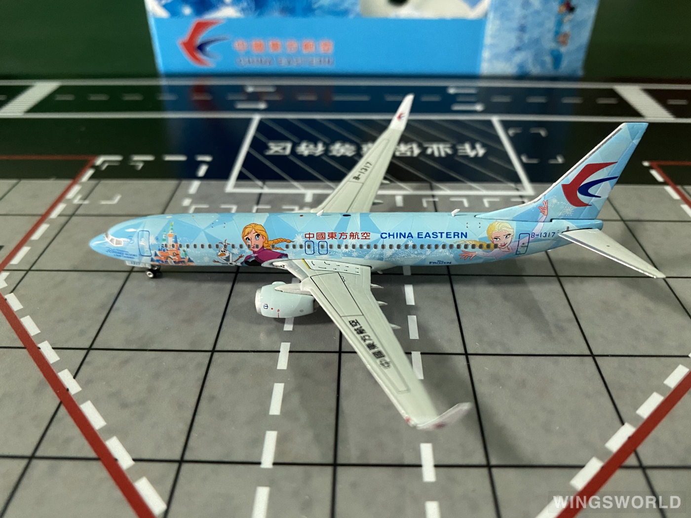 Phoenix 1:400 PH04323 China Eastern 中国东方航空 Boeing 737-800 B-1317