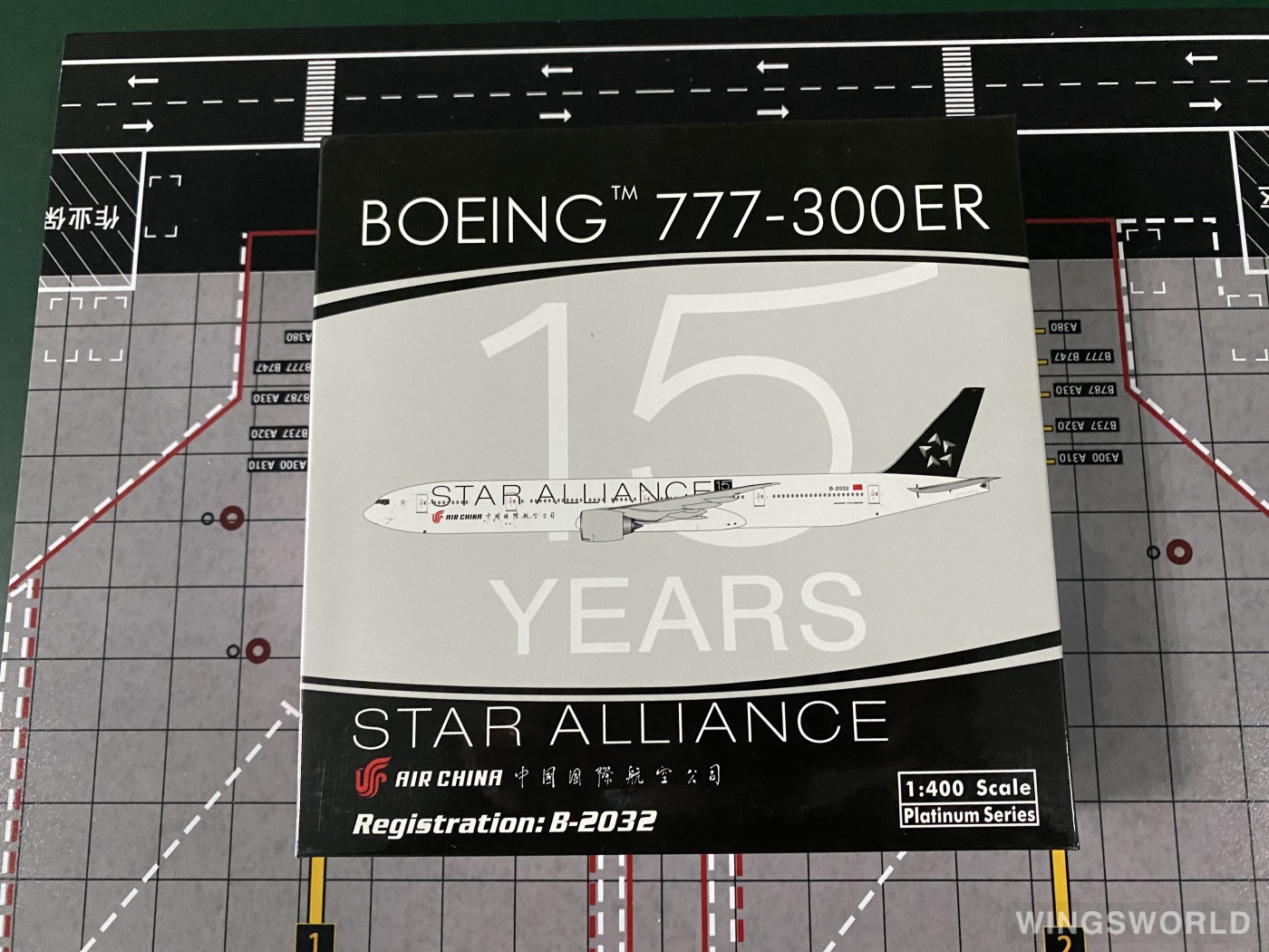 Phoenix 1:400 PH10665 Air China 中国国际航空 Boeing 777-300ER B-2032