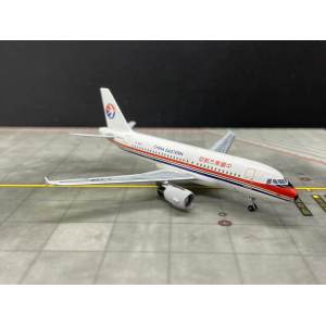 China Eastern 中国东方航空 Airbus A319 B-6218 1990s colors. With rolling gears. ACB6218 AeroClassics 1:400