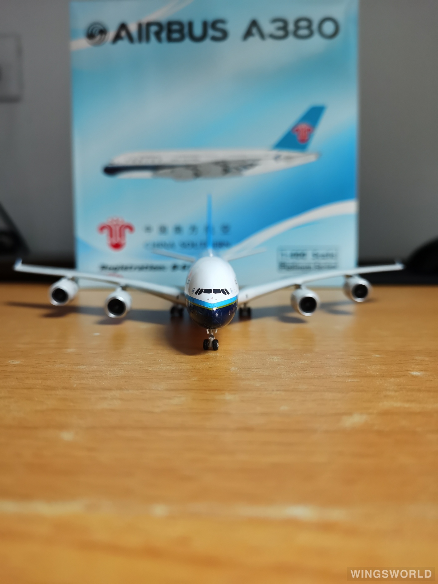 Phoenix 1:400 PH11535 China Southern 中国南方航空 Airbus A380-800 B-6137