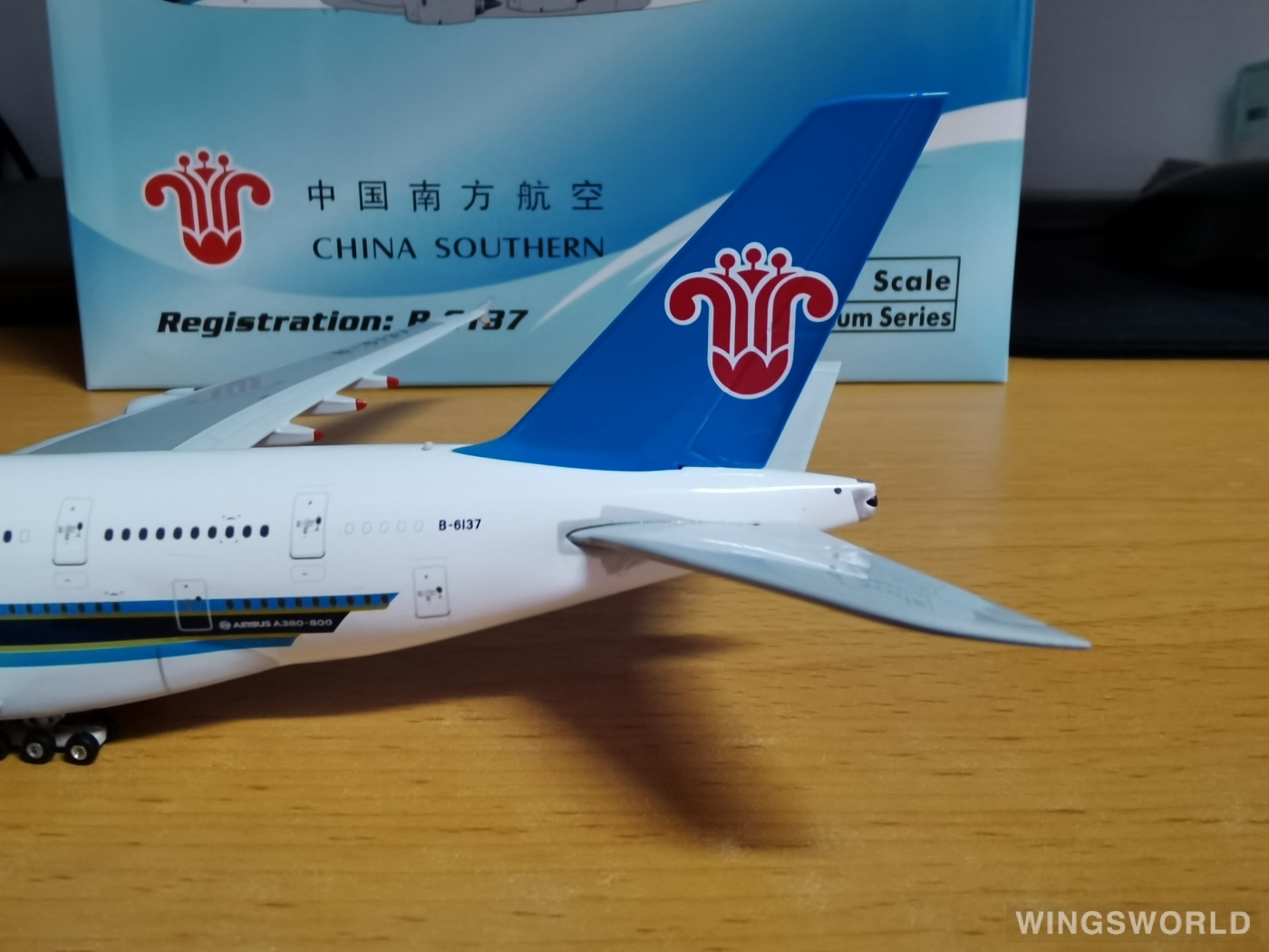 Phoenix 1:400 PH11535 China Southern 中国南方航空 Airbus A380-800 B-6137