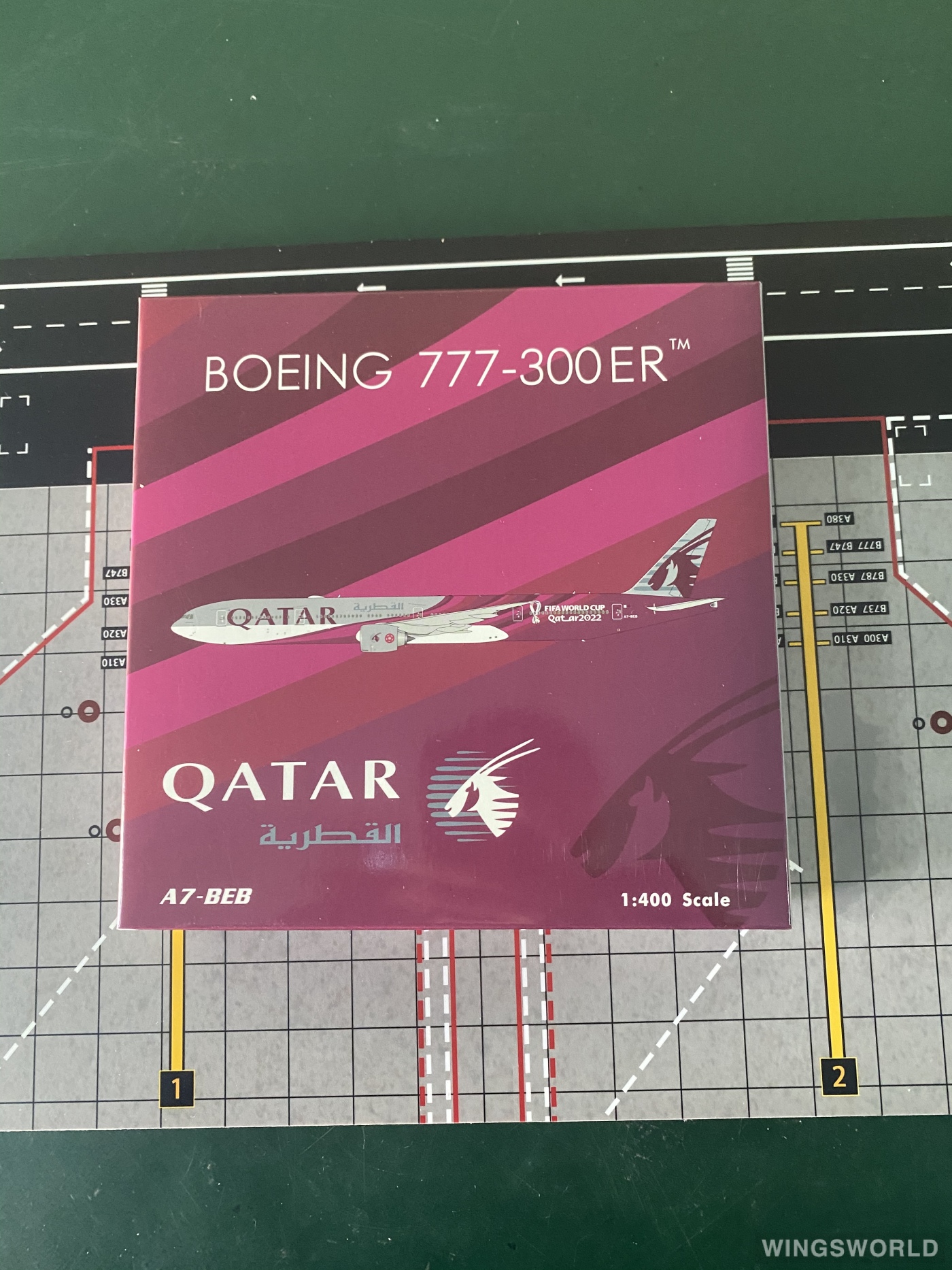 Phoenix 1:400 PH04370 Qatar 卡塔尔航空 Boeing 777-300ER A7-BEB