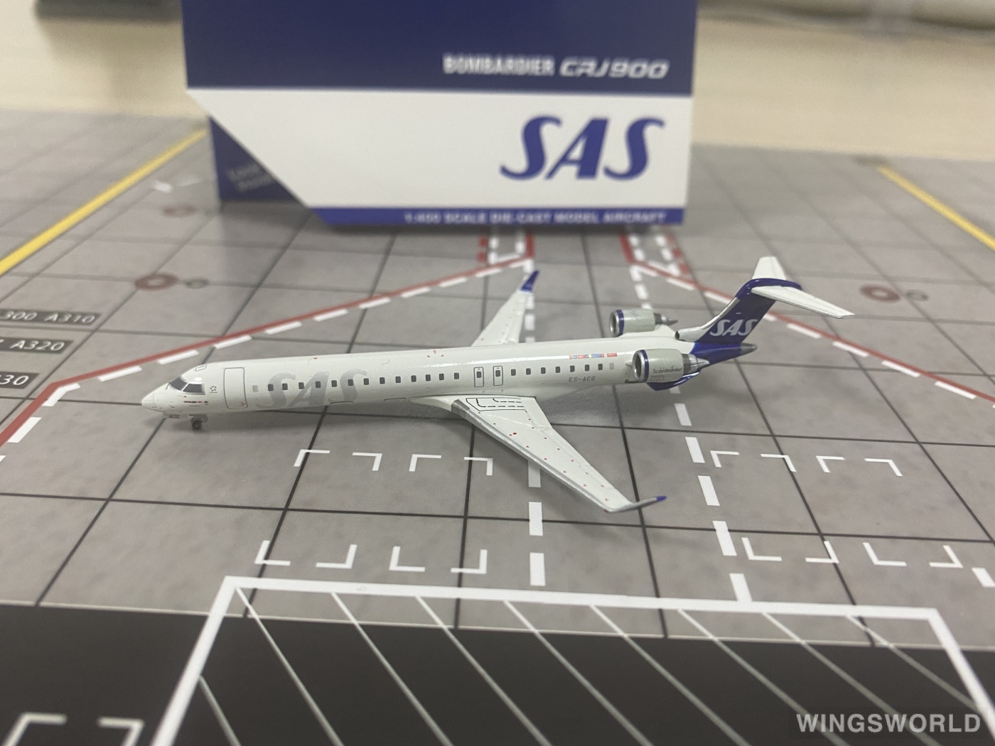 Geminijets 1:400 GJSAS1979 SAS 北欧航空 Bombardier CRJ900 ES-ACG