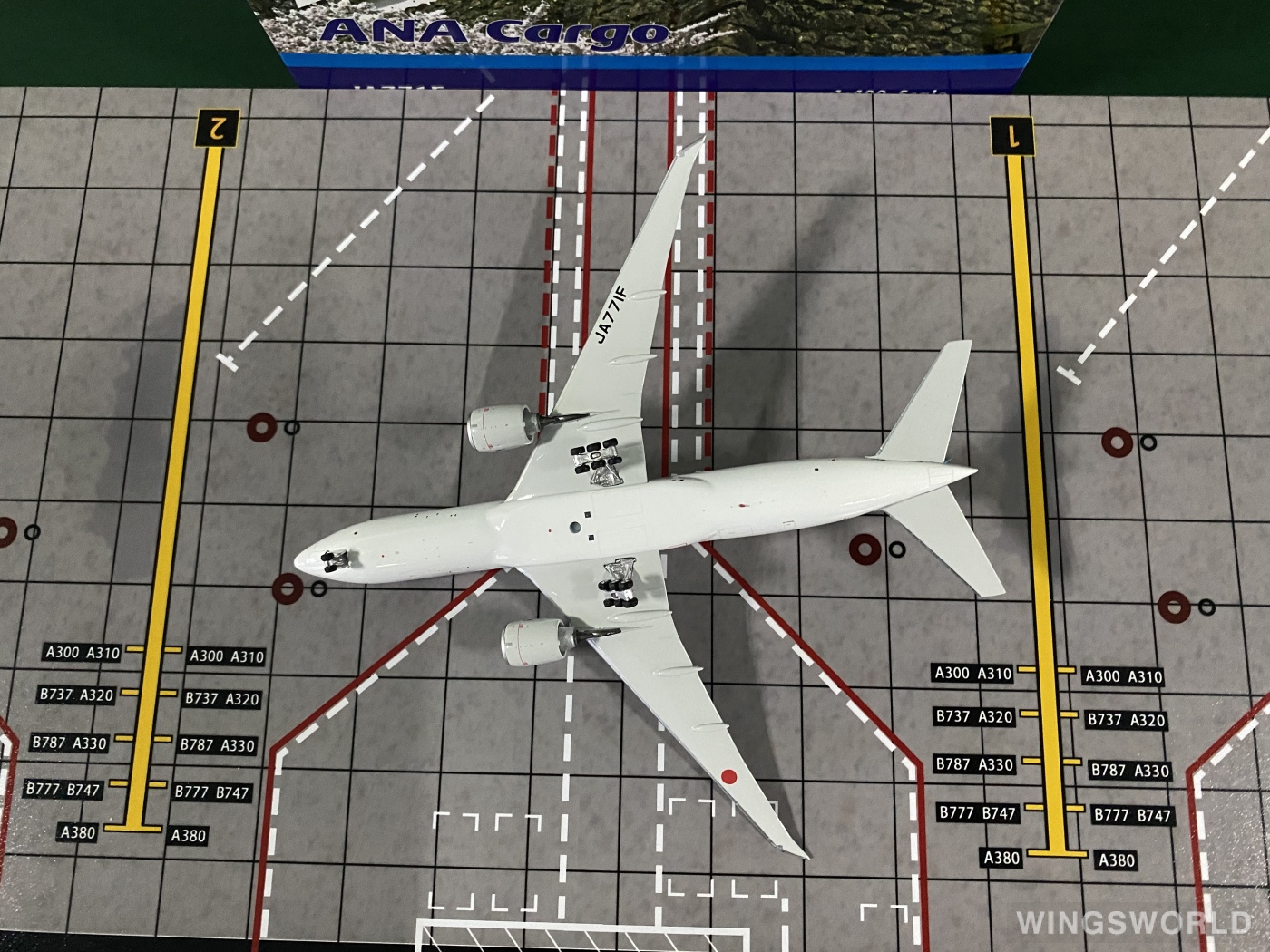 Phoenix 1:400 PH04248 ANA 全日空 Boeing 777F JA771F