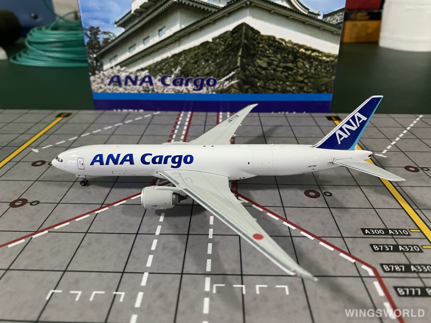 Phoenix 1:400 PH04248 ANA 全日空 Boeing 777F JA771F