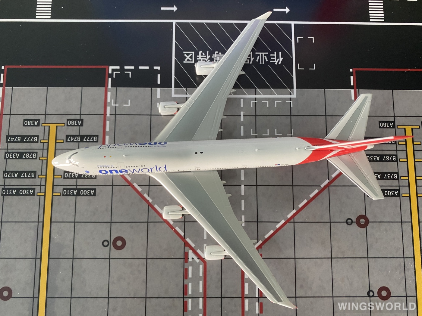 Phoenix 1:400 PH04347 Qantas 澳洲航空 Boeing 747-400 VH-OEF