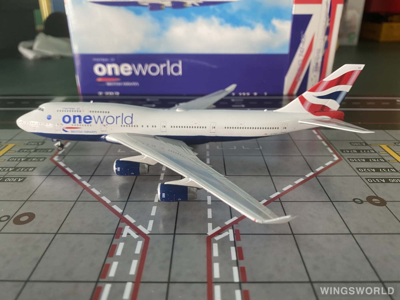 Phoenix 1:400 PH04349 British Airways 英国航空 Boeing 747-400 G-CIVZ