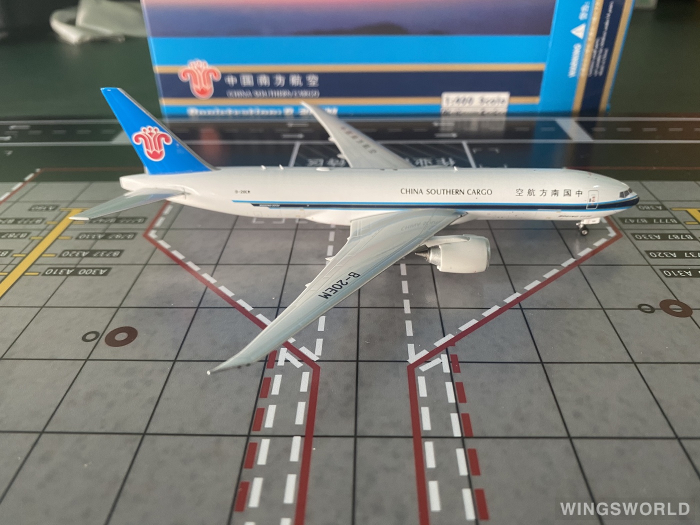 Phoenix 1:400 PH11636 China Southern 中国南方航空 Boeing 777F B-20EM