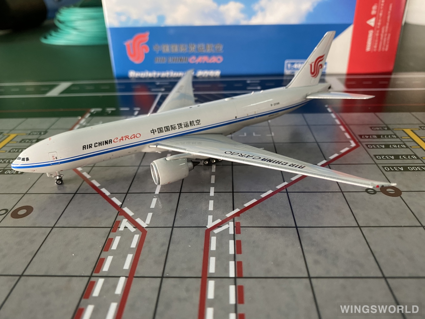 Phoenix 1:400 PH11707 Air China Cargo 中国国际货运航空 Boeing 777F B-2098