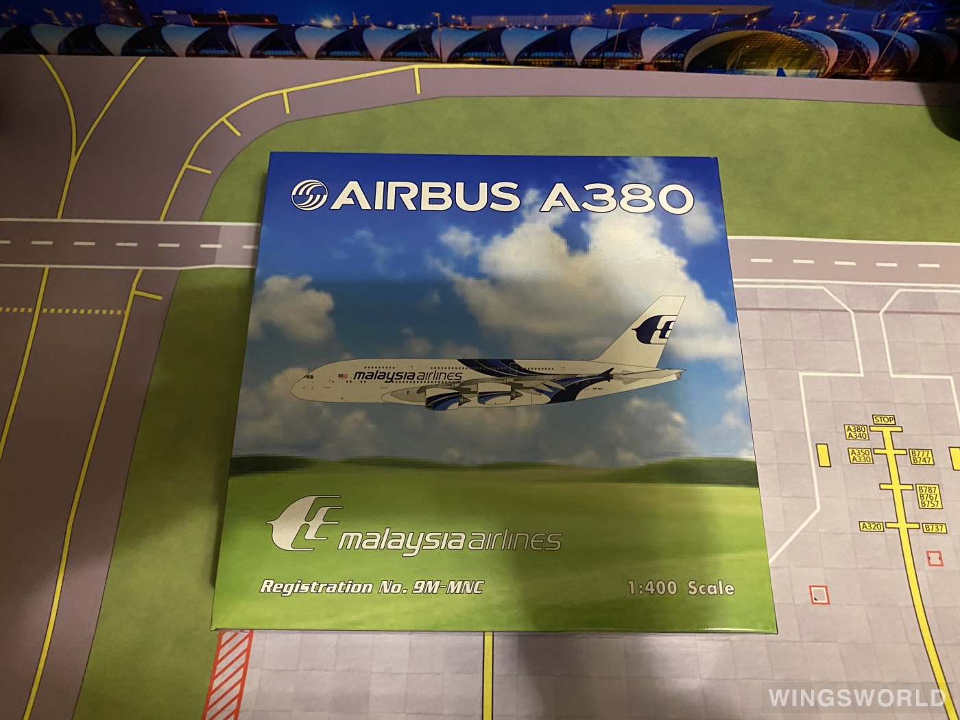 Phoenix 1:400 PH04405 Malaysia Airlines 马来西亚航空 Airbus A380-800 9M-MNC