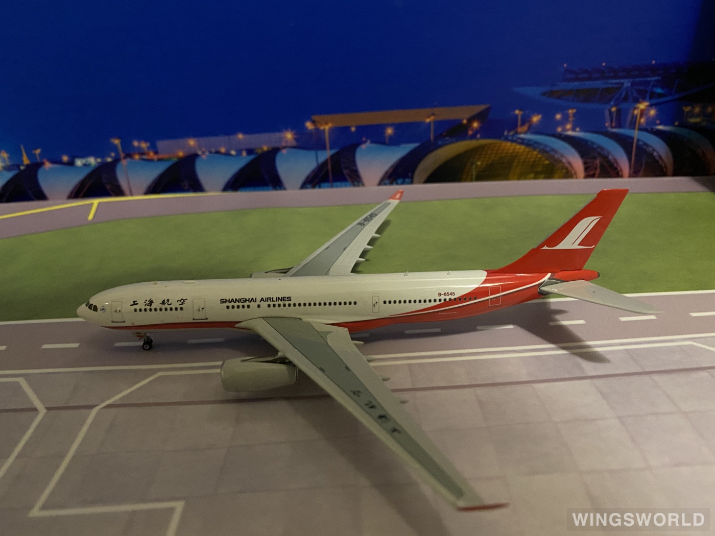 Phoenix 1:400 PH10839 Shanghai Airlines 上海航空 Airbus A330-200 B-6545