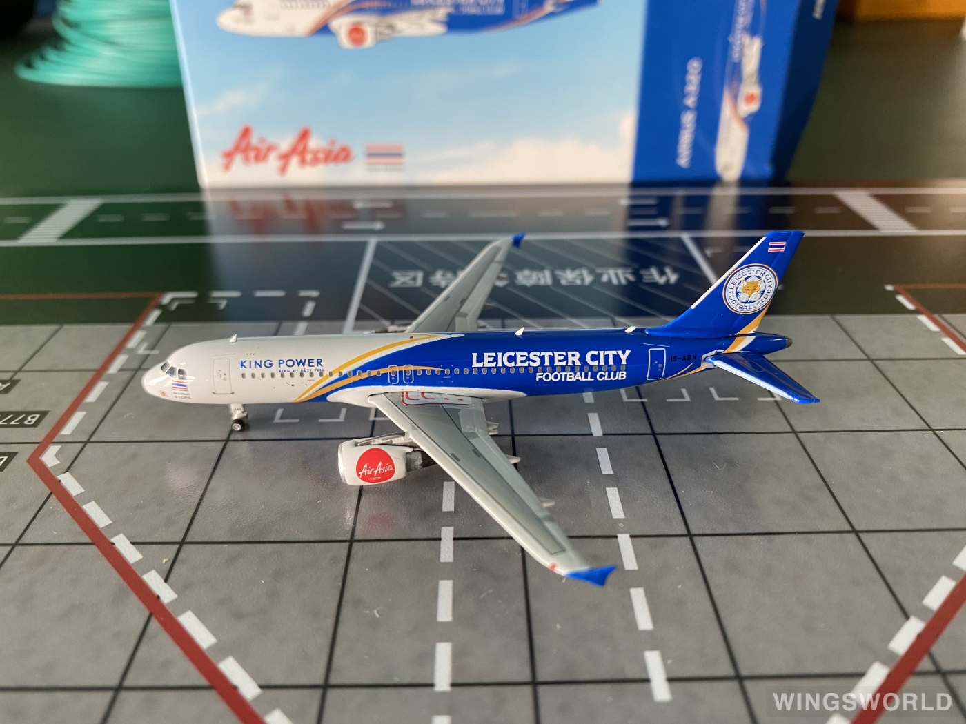 Phoenix 1:400 PH04418 AirAsia 亚洲航空 Airbus A320 HS-ABV