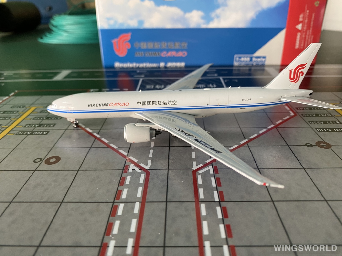 Phoenix 1:400 PH11707 Air China Cargo 中国国际货运航空 Boeing 777F B-2098