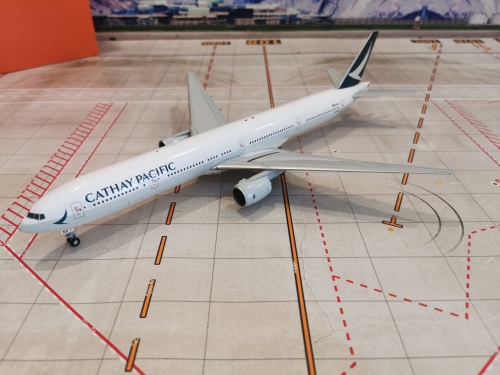 JC Wings 1:200 Boeing 777-300 Cathay Pacific 国泰航空EW2773003 B 