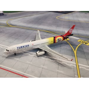 Turkish Airlines 土耳其航空 Airbus A321 TC-JRK 50周年 ACTCJRK AeroClassics 1:400